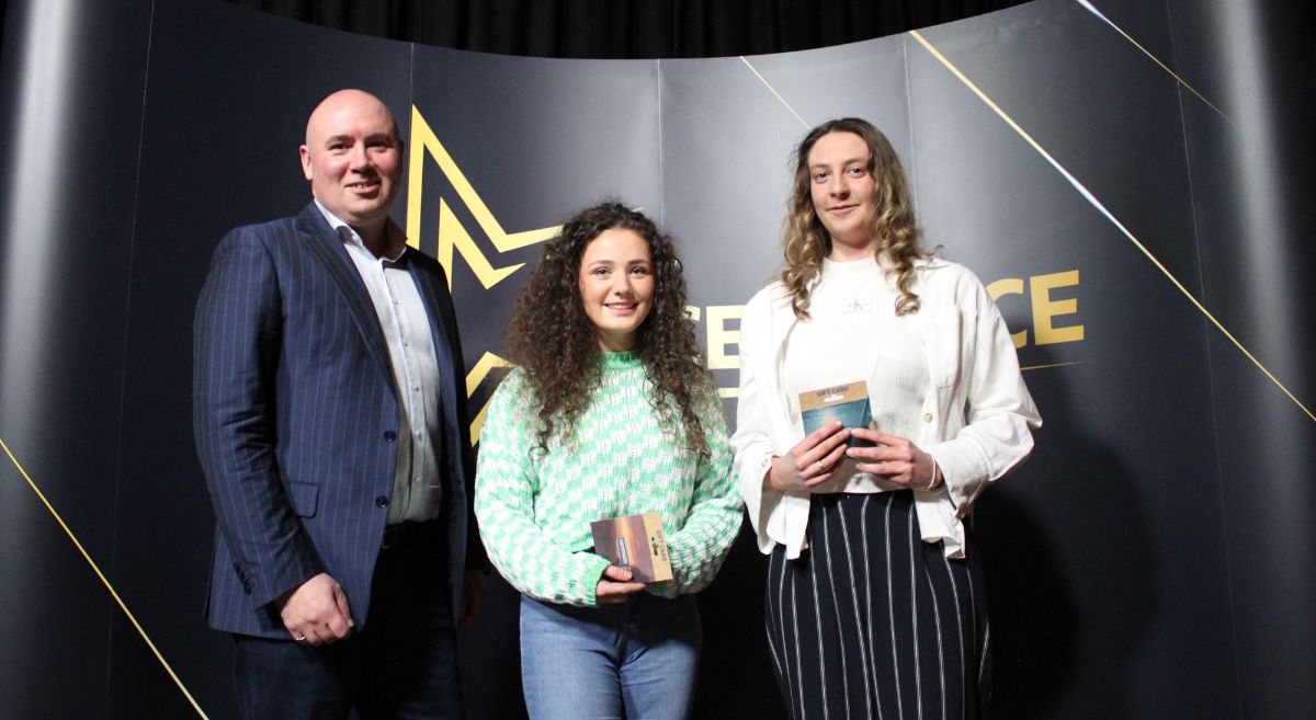 Robert Ferguson presents Awards to Eimear McCarthy and Erin Horner, Overall Campus Winners for FE Student of the Year 